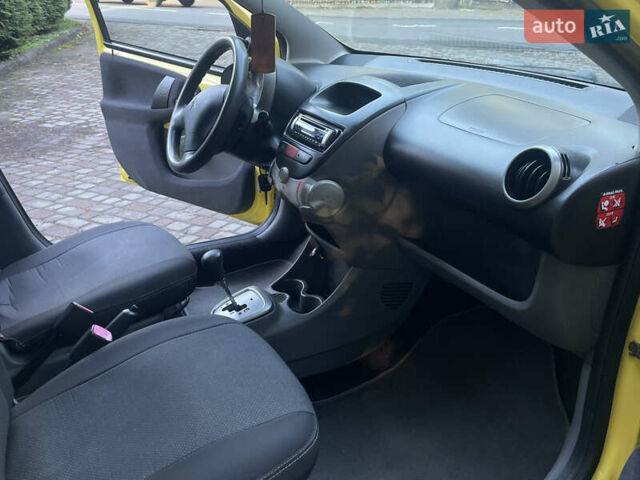 Жовтий Пежо 107, об'ємом двигуна 1 л та пробігом 261 тис. км за 3970 $, фото 13 на Automoto.ua
