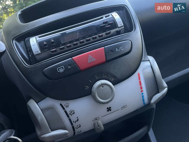 Жовтий Пежо 107, об'ємом двигуна 1 л та пробігом 261 тис. км за 3970 $, фото 16 на Automoto.ua