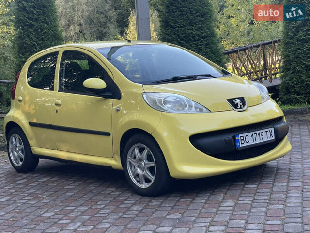 Желтый Пежо 107, объемом двигателя 1 л и пробегом 261 тыс. км за 4190 $, фото 4 на Automoto.ua