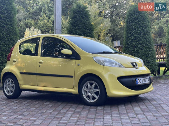 Желтый Пежо 107, объемом двигателя 1 л и пробегом 261 тыс. км за 4190 $, фото 5 на Automoto.ua