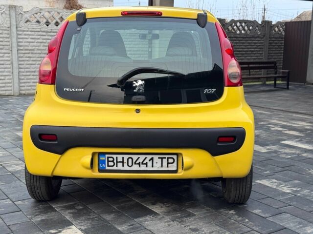 Желтый Пежо 107, объемом двигателя 1 л и пробегом 160 тыс. км за 3500 $, фото 11 на Automoto.ua