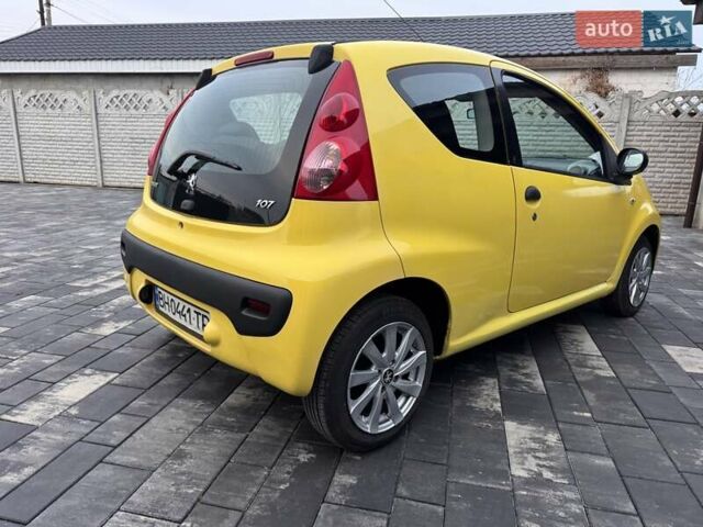 Желтый Пежо 107, объемом двигателя 1 л и пробегом 178 тыс. км за 3500 $, фото 13 на Automoto.ua
