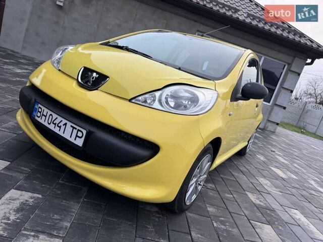 Желтый Пежо 107, объемом двигателя 1 л и пробегом 178 тыс. км за 3500 $, фото 17 на Automoto.ua