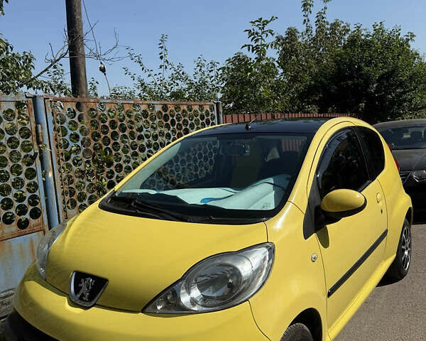 Пежо 107 2008 в Львове на Automoto.ua Желтый Пежо 107, объемом двигателя 1 л и пробегом 190 тыс. км за 4950 $, фото 1 на Automoto.ua
