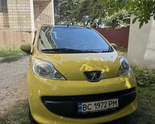 Жовтий Пежо 107, об'ємом двигуна 1 л та пробігом 190 тис. км за 4700 $, фото 1 на Automoto.ua