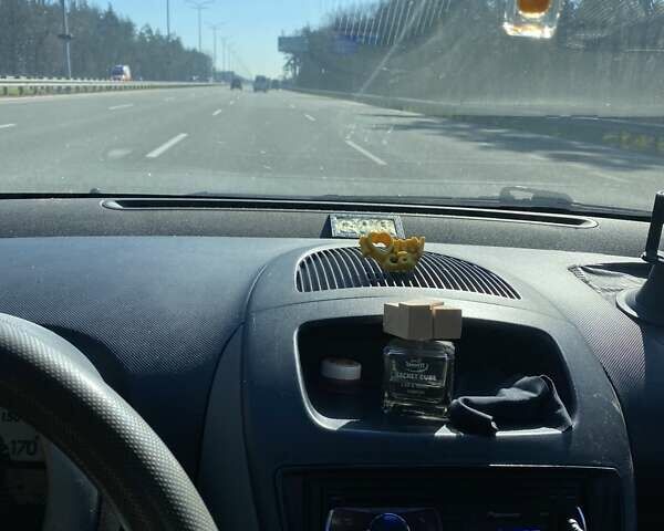 Желтый Пежо 107, объемом двигателя 1 л и пробегом 254 тыс. км за 3500 $, фото 5 на Automoto.ua