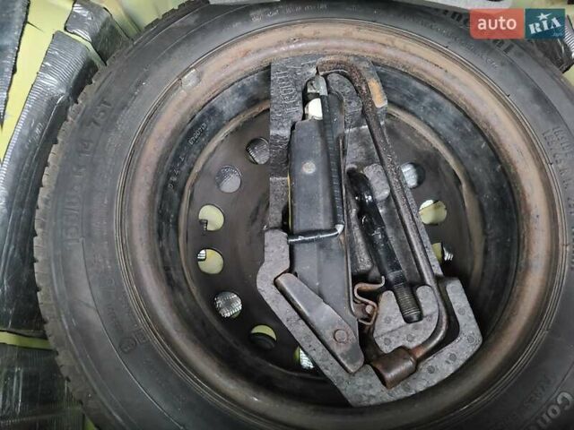Желтый Пежо 107, объемом двигателя 1 л и пробегом 186 тыс. км за 5000 $, фото 36 на Automoto.ua