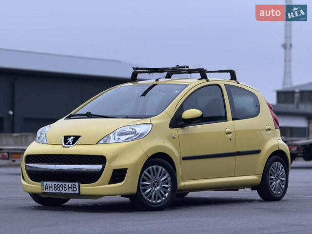 Желтый Пежо 107, объемом двигателя 1 л и пробегом 132 тыс. км за 4950 $, фото 12 на Automoto.ua