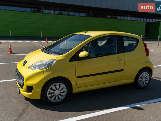 Желтый Пежо 107, объемом двигателя 1 л и пробегом 169 тыс. км за 4500 $, фото 8 на Automoto.ua