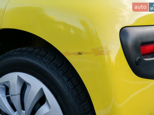 Желтый Пежо 107, объемом двигателя 1 л и пробегом 169 тыс. км за 4500 $, фото 22 на Automoto.ua