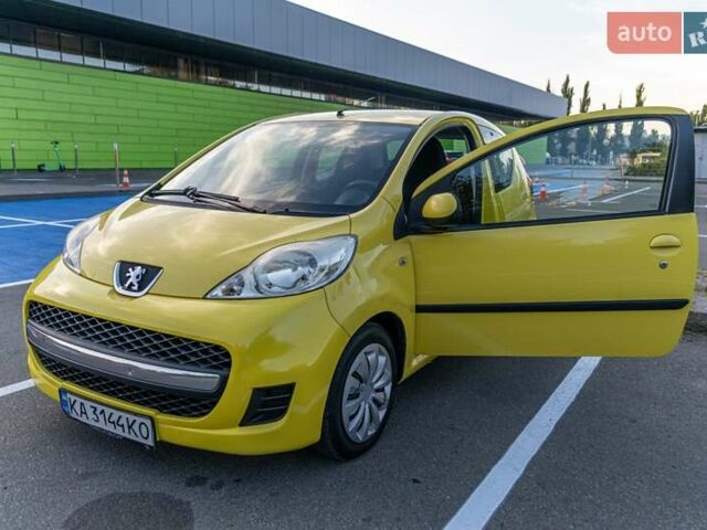 Желтый Пежо 107, объемом двигателя 1 л и пробегом 169 тыс. км за 4500 $, фото 5 на Automoto.ua
