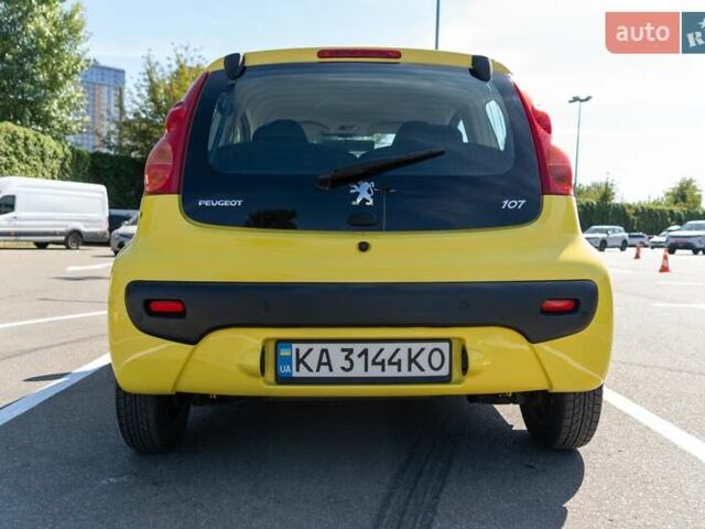 Желтый Пежо 107, объемом двигателя 1 л и пробегом 169 тыс. км за 4500 $, фото 13 на Automoto.ua