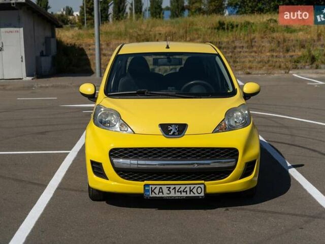 Желтый Пежо 107, объемом двигателя 1 л и пробегом 169 тыс. км за 4500 $, фото 15 на Automoto.ua