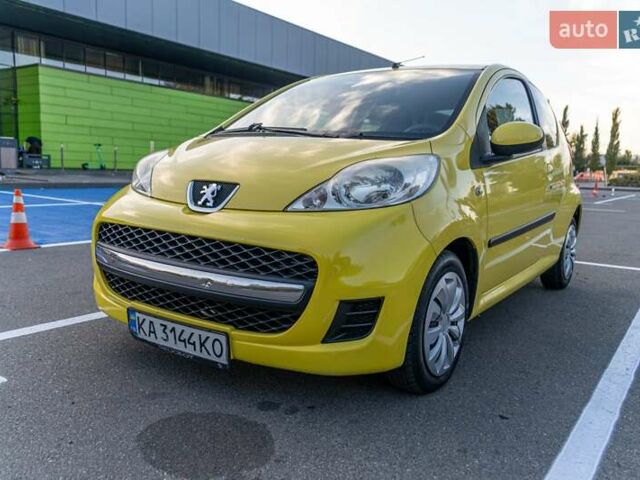 Желтый Пежо 107, объемом двигателя 1 л и пробегом 169 тыс. км за 4500 $, фото 6 на Automoto.ua