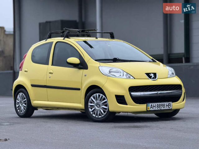 Желтый Пежо 107, объемом двигателя 1 л и пробегом 132 тыс. км за 4950 $, фото 14 на Automoto.ua