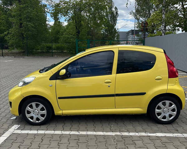 Пежо 107 2011 в Киеве на Automoto.ua Желтый Пежо 107, объемом двигателя 1 л и пробегом 94 тыс. км за 5700 $, фото 4 на Automoto.ua