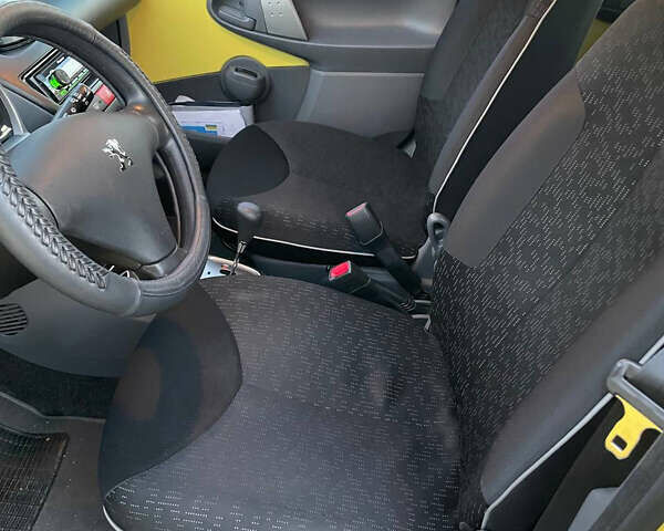 Пежо 107 2011 в Киеве на Automoto.ua Желтый Пежо 107, объемом двигателя 1 л и пробегом 94 тыс. км за 5700 $, фото 9 на Automoto.ua