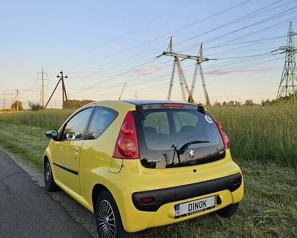 Жовтий Пежо 107, об'ємом двигуна 1 л та пробігом 139 тис. км за 5300 $, фото 1 на Automoto.ua