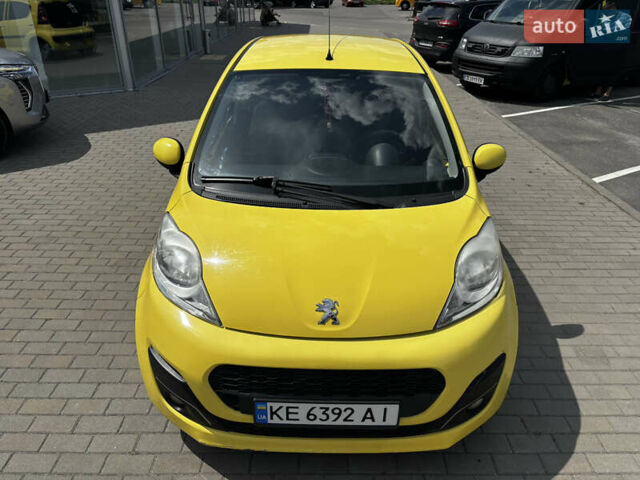 Желтый Пежо 107, объемом двигателя 1 л и пробегом 122 тыс. км за 5250 $, фото 14 на Automoto.ua