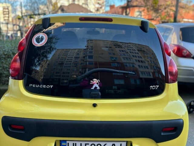 Жовтий Пежо 107, об'ємом двигуна 1 л та пробігом 134 тис. км за 4700 $, фото 1 на Automoto.ua