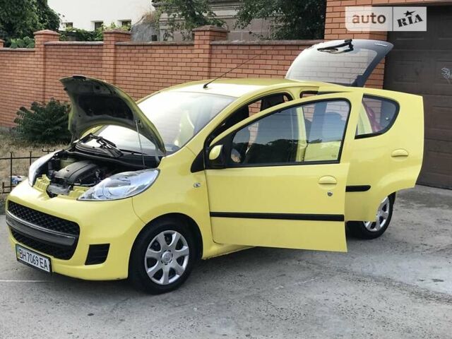 Жовтий Пежо 107, об'ємом двигуна 1 л та пробігом 94 тис. км за 6800 $, фото 40 на Automoto.ua