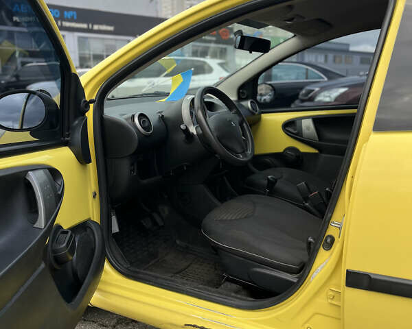 Пежо 107 2012 в Киеве на Automoto.ua Желтый Пежо 107, объемом двигателя 1 л и пробегом 294 тыс. км за 4200 $, фото 3 на Automoto.ua