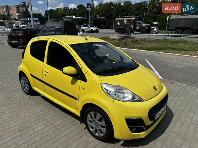 Желтый Пежо 107, объемом двигателя 1 л и пробегом 122 тыс. км за 5250 $, фото 12 на Automoto.ua