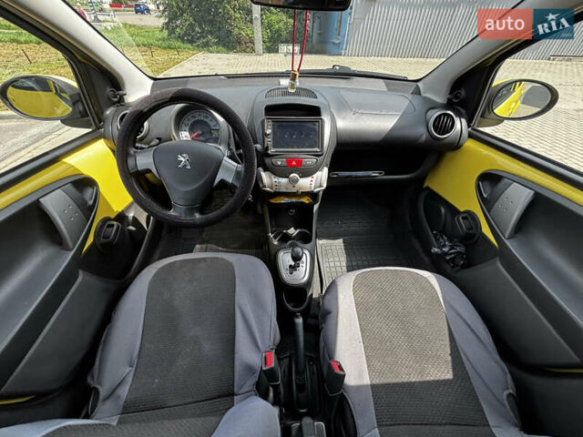 Желтый Пежо 107, объемом двигателя 1 л и пробегом 122 тыс. км за 5250 $, фото 17 на Automoto.ua
