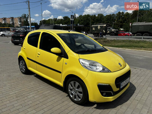 Желтый Пежо 107, объемом двигателя 1 л и пробегом 122 тыс. км за 5250 $, фото 13 на Automoto.ua