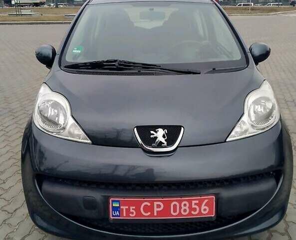 Серый Пежо 107, объемом двигателя 1 л и пробегом 112 тыс. км за 4200 $, фото 1 на Automoto.ua