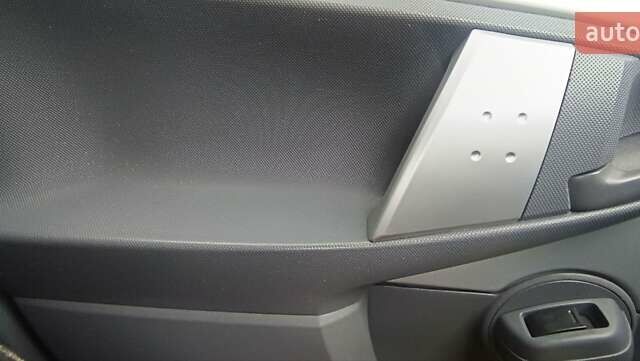 Серый Пежо 107, объемом двигателя 0.98 л и пробегом 148 тыс. км за 4000 $, фото 22 на Automoto.ua