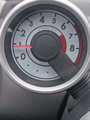 Серый Пежо 107, объемом двигателя 0.98 л и пробегом 148 тыс. км за 4000 $, фото 4 на Automoto.ua