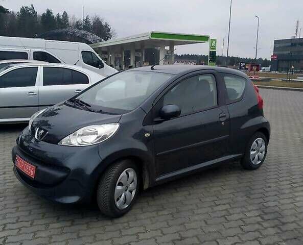 Серый Пежо 107, объемом двигателя 1 л и пробегом 112 тыс. км за 4200 $, фото 2 на Automoto.ua