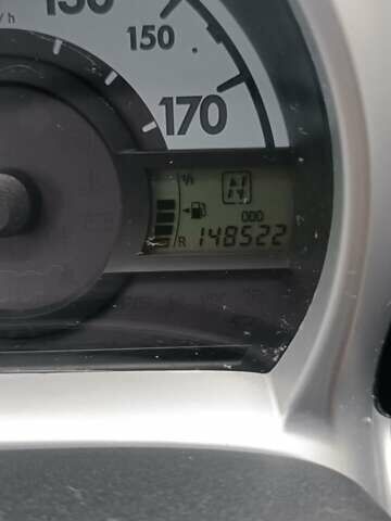 Серый Пежо 107, объемом двигателя 0.98 л и пробегом 148 тыс. км за 4000 $, фото 5 на Automoto.ua