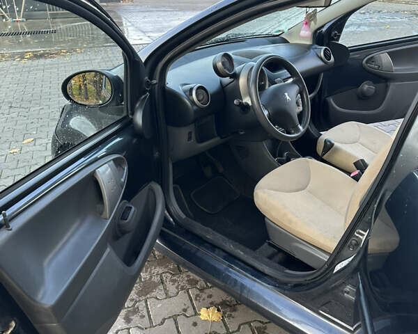 Серый Пежо 107, объемом двигателя 1 л и пробегом 94 тыс. км за 4200 $, фото 8 на Automoto.ua