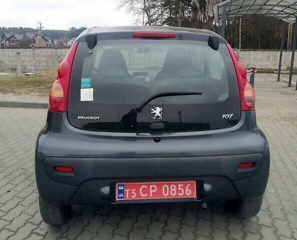 Серый Пежо 107, объемом двигателя 1 л и пробегом 112 тыс. км за 4200 $, фото 3 на Automoto.ua