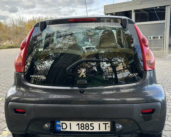 Серый Пежо 107, объемом двигателя 1 л и пробегом 94 тыс. км за 4200 $, фото 11 на Automoto.ua