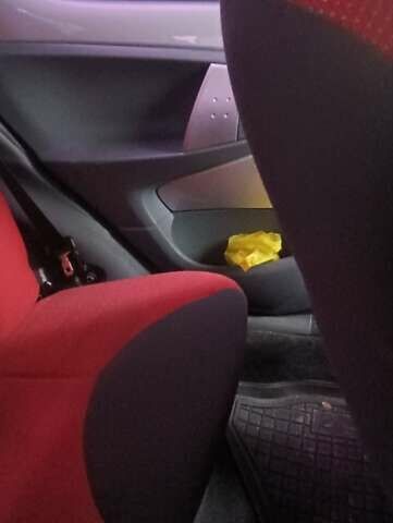 Серый Пежо 107, объемом двигателя 0.98 л и пробегом 148 тыс. км за 4000 $, фото 23 на Automoto.ua