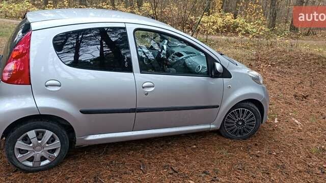 Серый Пежо 107, объемом двигателя 0.98 л и пробегом 148 тыс. км за 4000 $, фото 7 на Automoto.ua