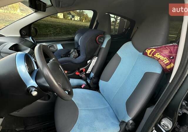 Серый Пежо 107, объемом двигателя 1 л и пробегом 122 тыс. км за 5650 $, фото 11 на Automoto.ua