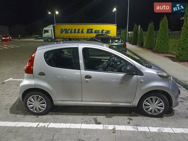 Серый Пежо 107, объемом двигателя 1 л и пробегом 154 тыс. км за 3299 $, фото 12 на Automoto.ua