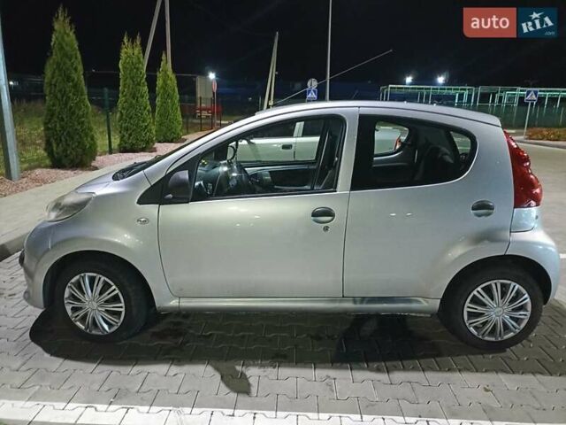 Серый Пежо 107, объемом двигателя 1 л и пробегом 154 тыс. км за 3299 $, фото 7 на Automoto.ua