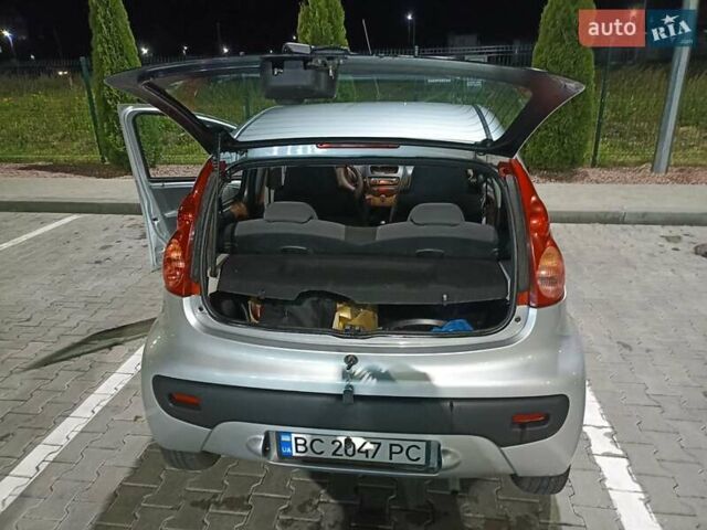 Серый Пежо 107, объемом двигателя 1 л и пробегом 154 тыс. км за 3299 $, фото 4 на Automoto.ua