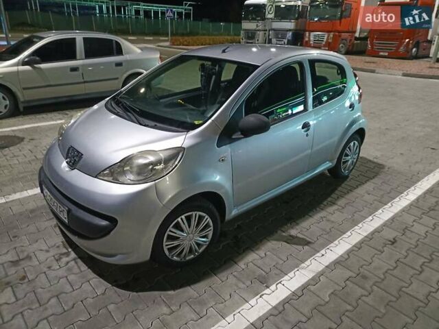 Серый Пежо 107, объемом двигателя 1 л и пробегом 154 тыс. км за 3299 $, фото 8 на Automoto.ua