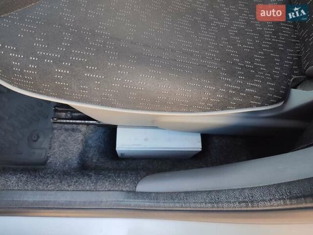 Сірий Пежо 107, об'ємом двигуна 1 л та пробігом 105 тис. км за 5300 $, фото 7 на Automoto.ua