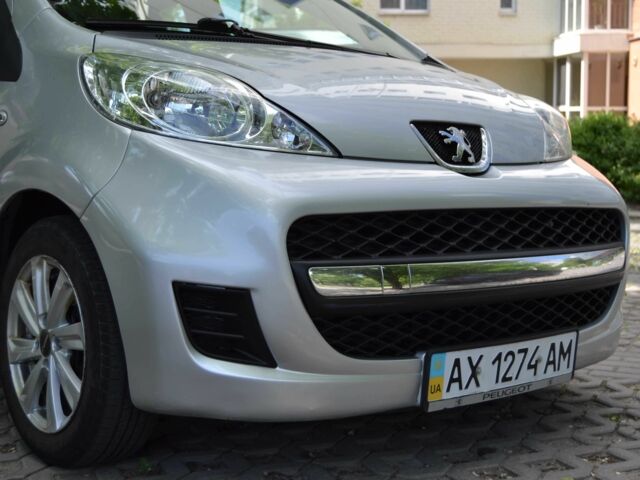 Серый Пежо 107, объемом двигателя 1 л и пробегом 146 тыс. км за 4700 $, фото 5 на Automoto.ua