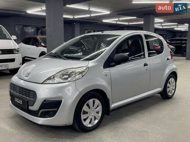 Сірий Пежо 107, об'ємом двигуна 1 л та пробігом 76 тис. км за 5500 $, фото 1 на Automoto.ua