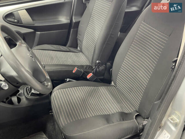 Сірий Пежо 107, об'ємом двигуна 1 л та пробігом 76 тис. км за 5500 $, фото 8 на Automoto.ua