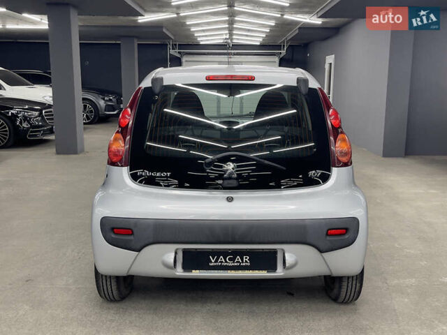 Сірий Пежо 107, об'ємом двигуна 1 л та пробігом 76 тис. км за 5500 $, фото 3 на Automoto.ua