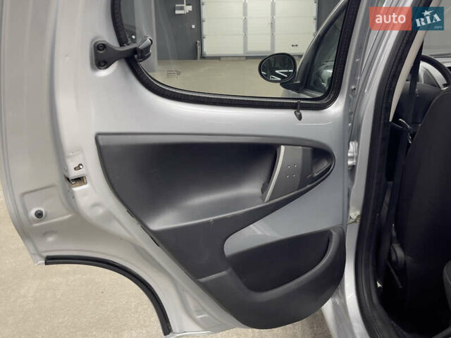 Сірий Пежо 107, об'ємом двигуна 1 л та пробігом 76 тис. км за 5500 $, фото 9 на Automoto.ua